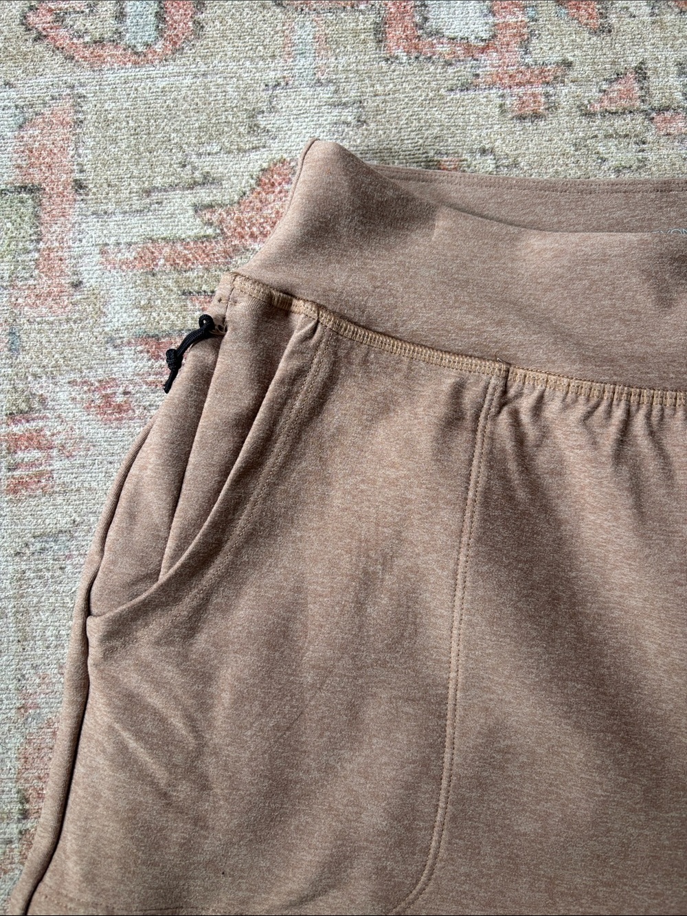 NWT Beyond Yoga Desert Sand Spacedye Move Up 3" Short - Picture 2 of 6
